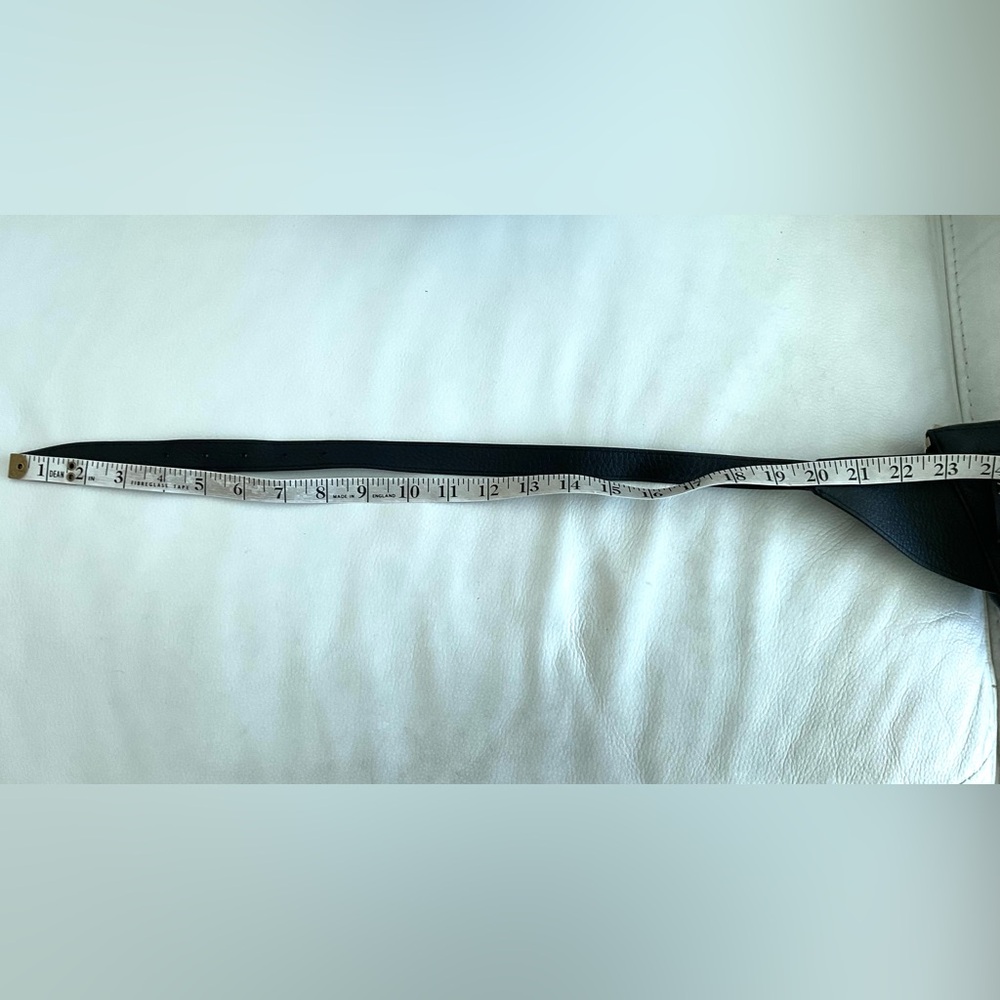 Valentino Garavani Rockstud Black Leather Belt Bag w Dust Bag - Picture 14 of 15